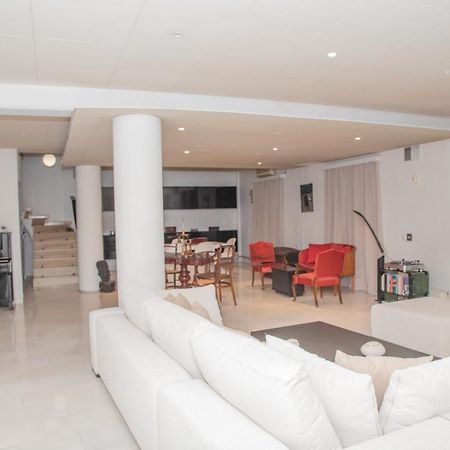 Theodore'S Maisonette Next To The Metro Station Atene Esterno foto