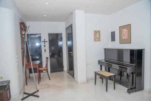 Theodore'S Maisonette Next To The Metro Station Atene Esterno foto
