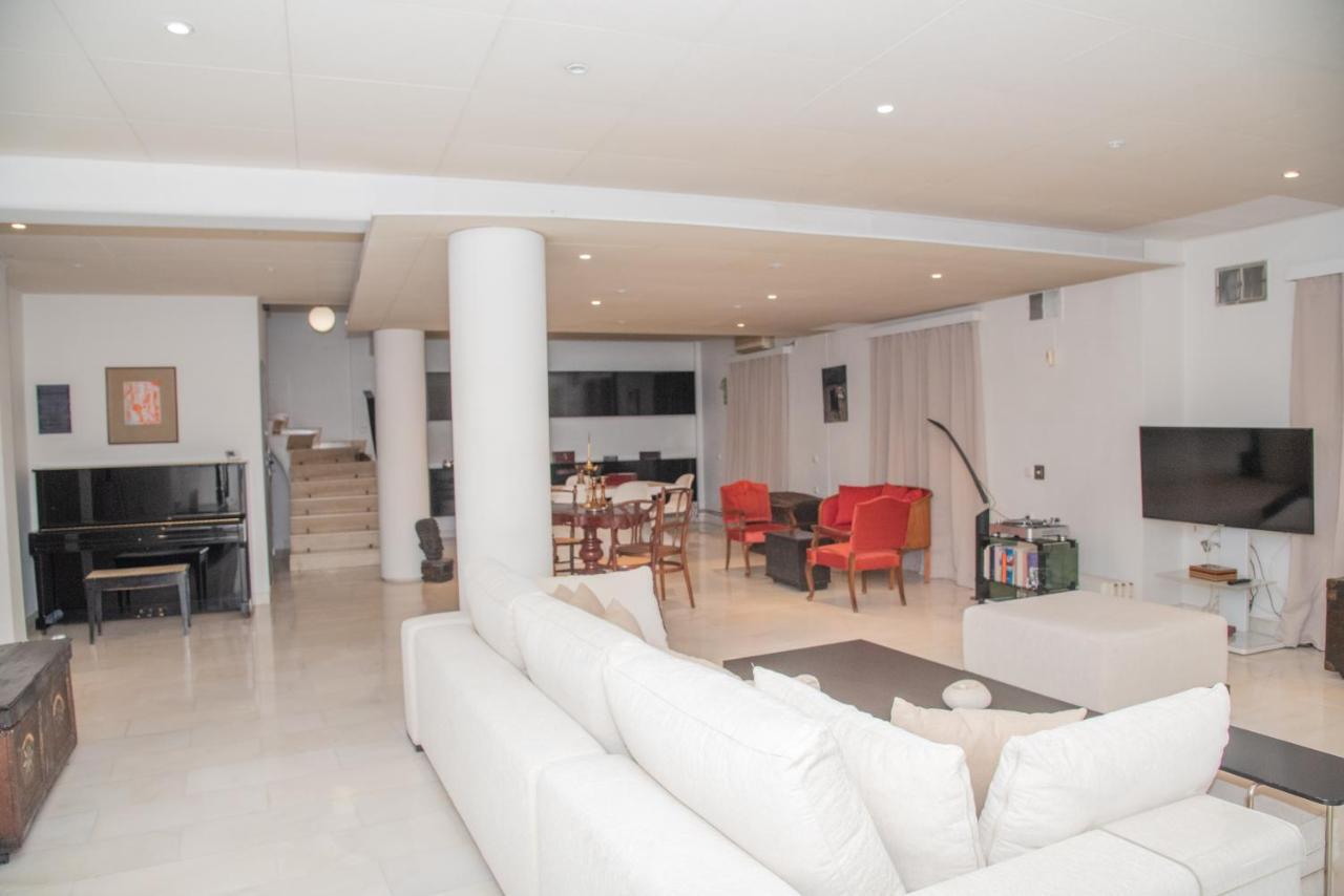 Theodore'S Maisonette Next To The Metro Station Atene Esterno foto