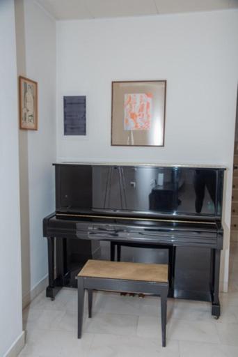 Theodore'S Maisonette Next To The Metro Station Atene Esterno foto