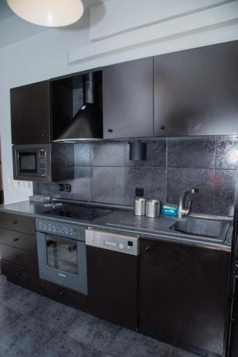 Theodore'S Maisonette Next To The Metro Station Atene Esterno foto